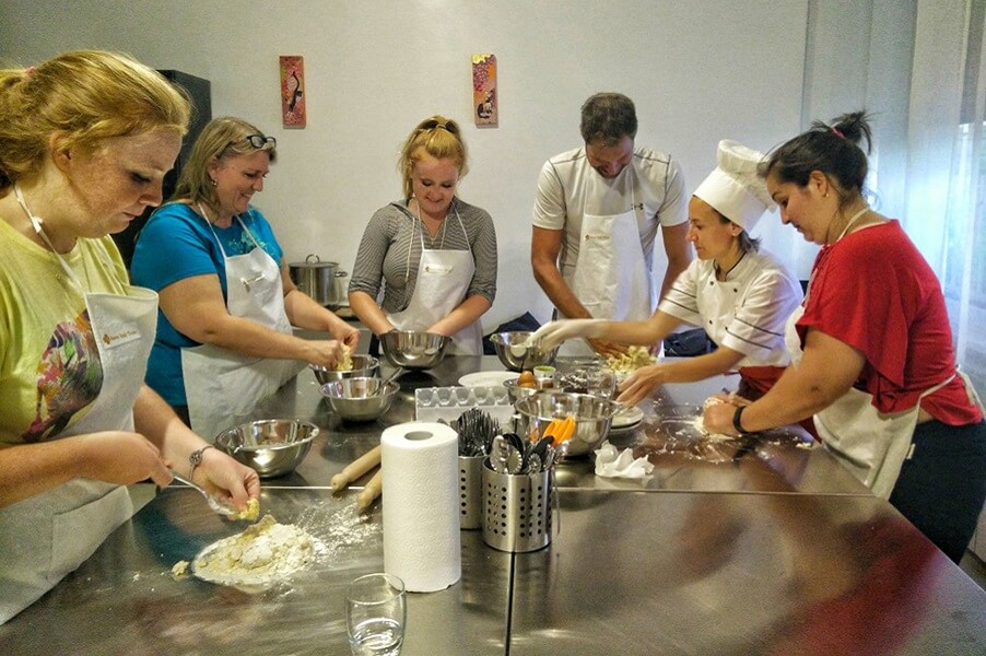 Pasta and ravioli gnocchi making class: half day cooking class in Rome